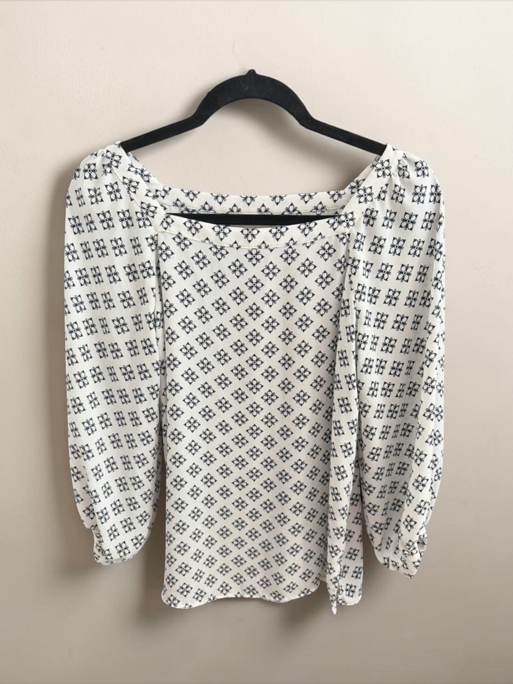 Loft Women’s White and Navy Blue Patterned Blouse